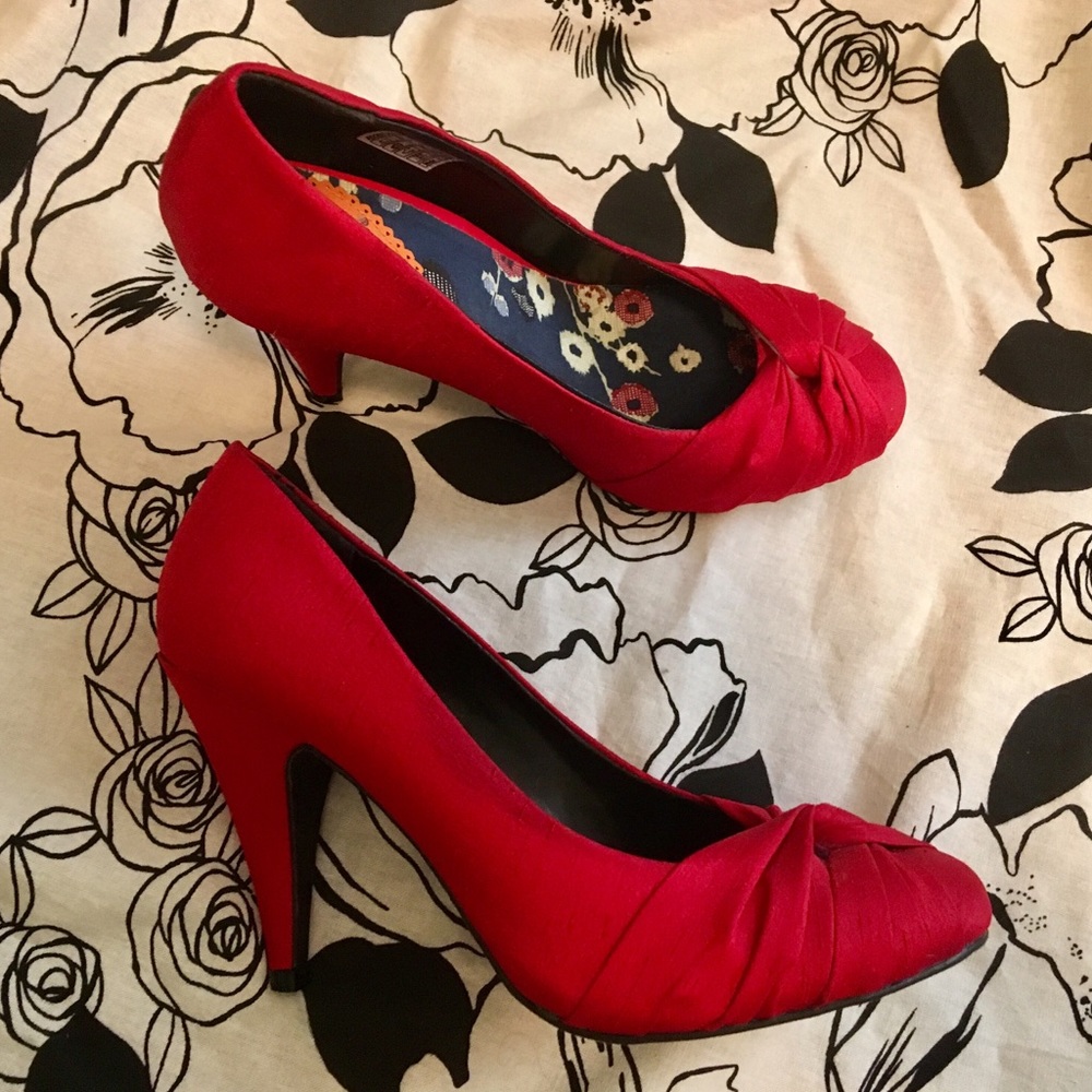 Rocket Dog heels